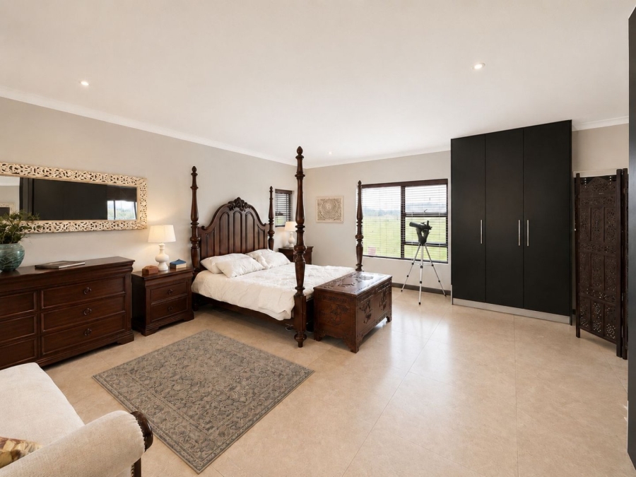 4 Bedroom Property for Sale in Flamingo Vlei Western Cape